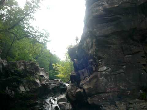 Brooklyn Water Dogs Cliff Jump at Fawn's Leap in t...