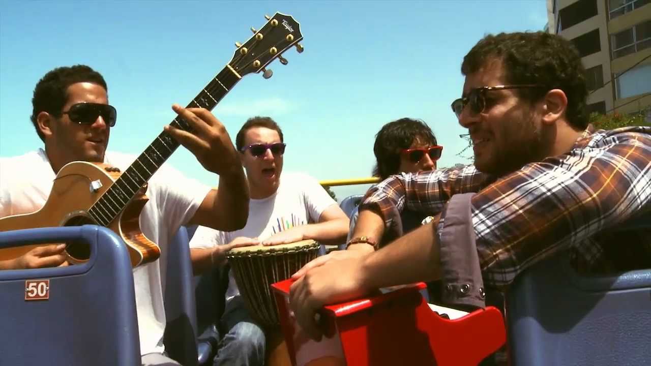 Suben  las temperaturas con sol y algunas nieblas. Hoy nos ha hecho gracia un tema musical con un ritmo mueve hombros que si te dejas llevar igual hasta te pones a bailar por la habitacin. Pegadizo, simptico y con relacin al da de hoy un verano dentro de un invierno y con una luna espectacular.  Nos lo cantan la historia de la banda peruana Kanaku y El Tigre.