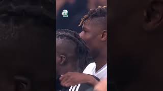 Beşiktaş Teknik Direktörü Sergen Yalçın, Maç Sonu Galibiyeti Miniklerle Kutladı