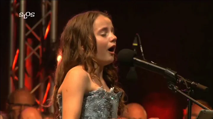 Amira sings "Ave Maria" (Caccini / Vavilov @ Aqua ...