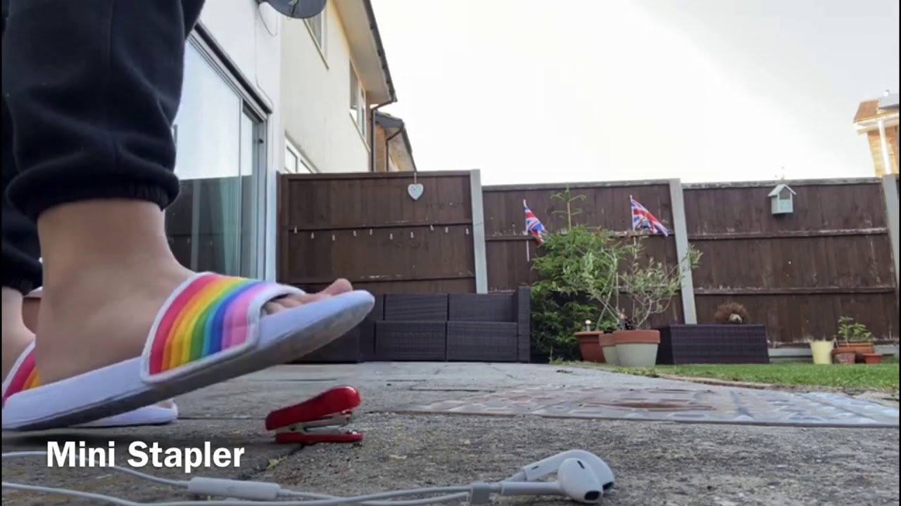 asmr crushing with sliders!! 😮 YouTube