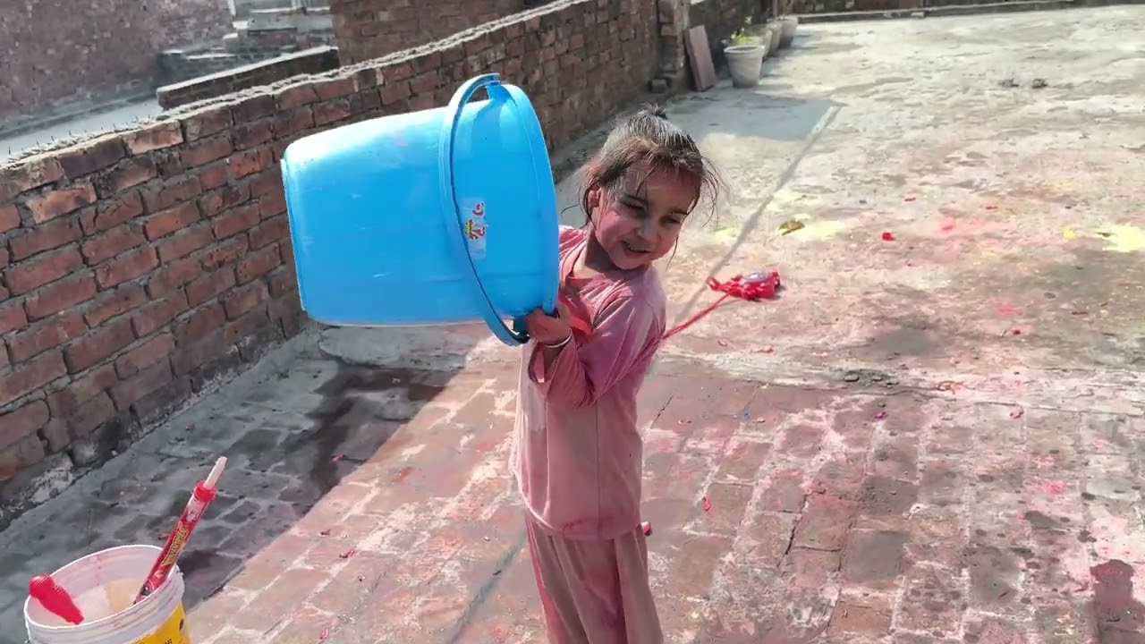 ￼ Holi Wale  Din Pichkari Toot Gayi