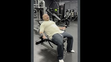 Mike Israetel discusses the incline dumbbell curl