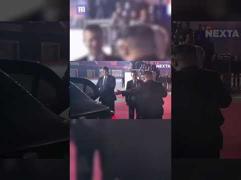 Putin hesitates before entering Kim Jong Un's car during North Korea visit