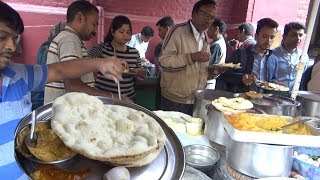 4 Roti & Besan Ka Khatta(Chickpeas Flour Curry) @ 35 rs ($ 0.50)|World Best Kolkata Street Food