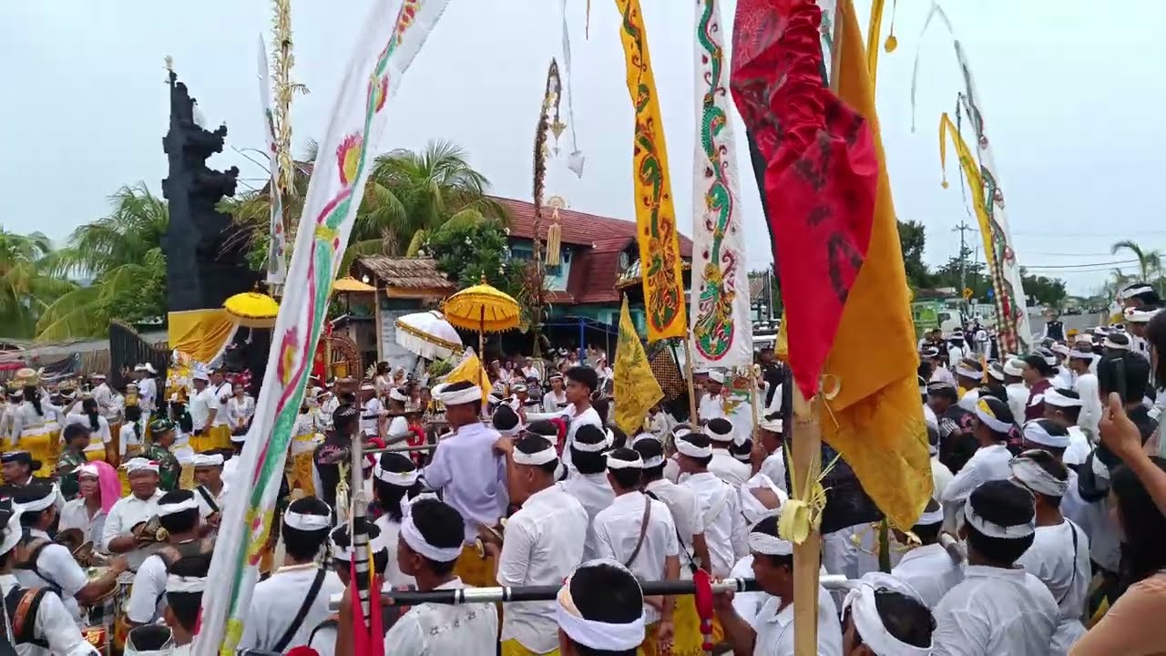 Melasti/Odalan pura lingsar bebengan, Tanjung, Lombok utara