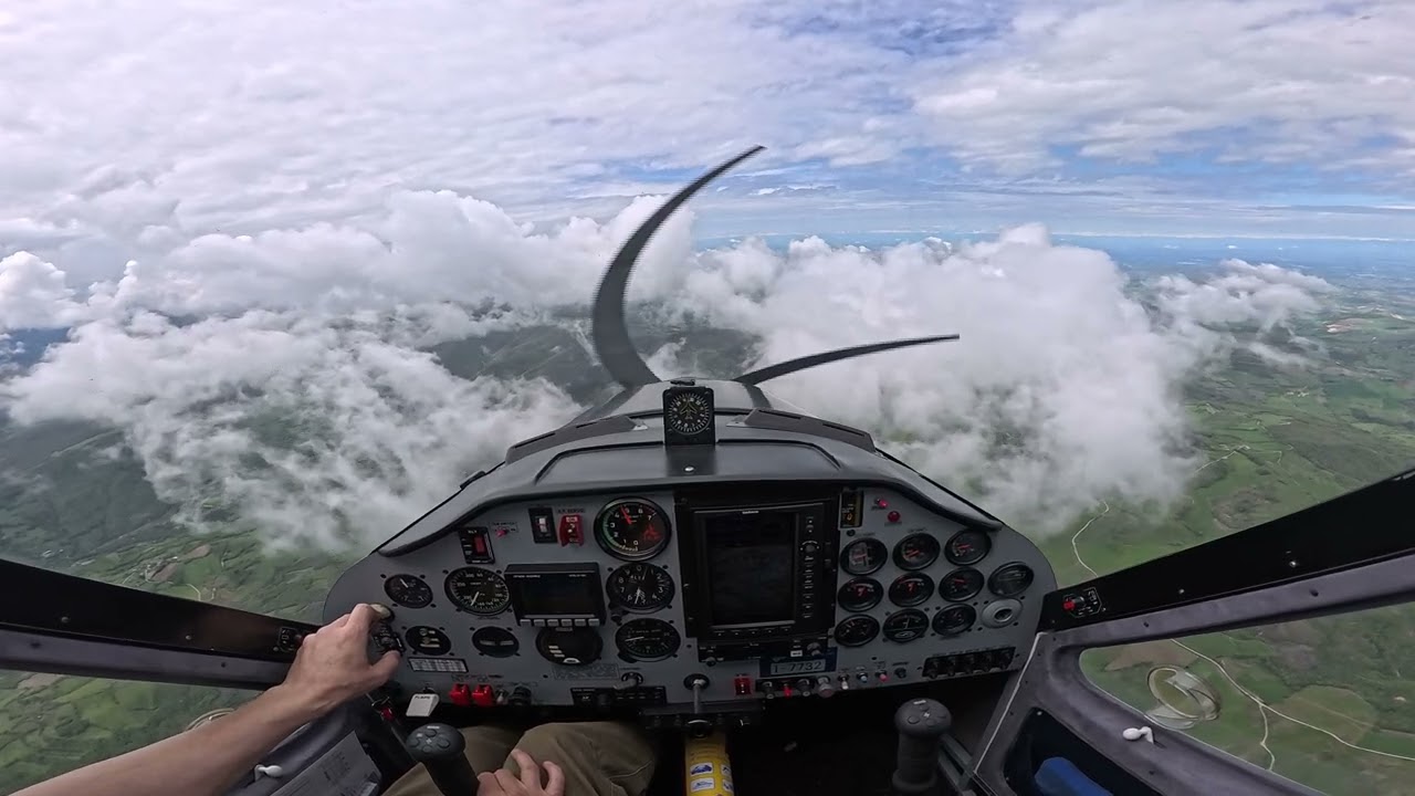 Tecnam P92 - Kissing the clouds