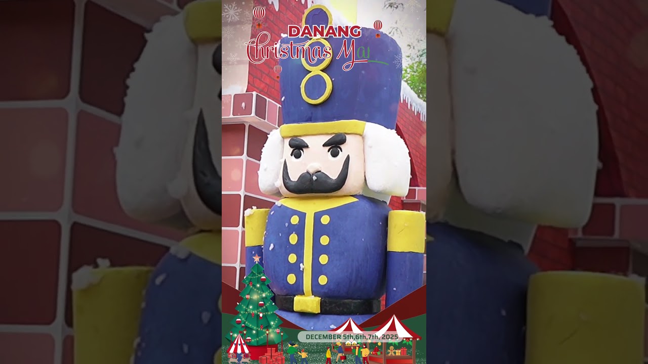 Peek Through the Triangle… It’s Danang Christmas Market 2025!