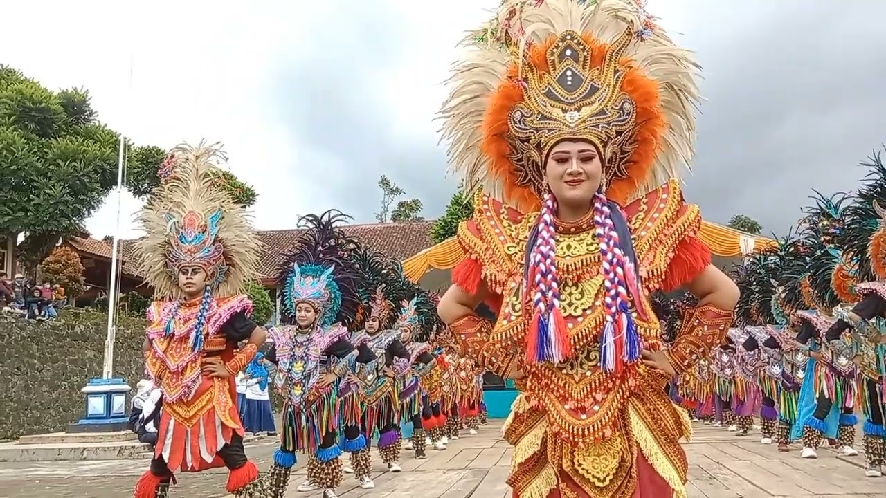 Tari Topeng Ayu (Ireng) Kelas 8, 9, 7 SMPN 3 Getasan
