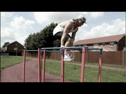 Clapping dips tutorial (calisthenics body weight how to)