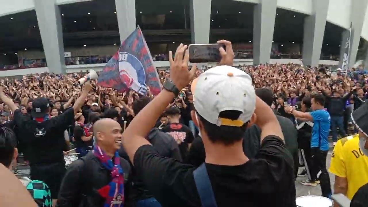 Johor Darul Ta'zim vs Borussia Dortmund. Sorakan Boys Of Straits .  28.11.2022