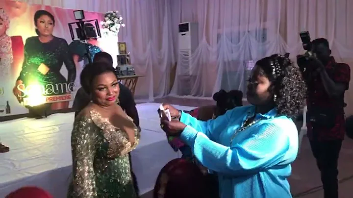 SAOTI AREWA SERENADES ZAINAB BAKARE AT SENAMI MOVIE PREMIERE