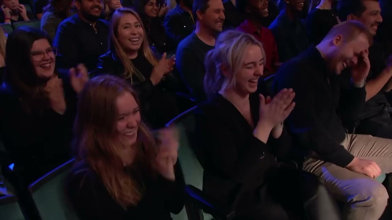 Animals got talents show ichwillnicht dancing wolf! He drive people crazy 