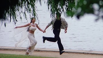 Aap Mujhe Achche Lagne Lage , Alka Yagnik, Abhijeet , Hrithik Roshan, Amisha Patel