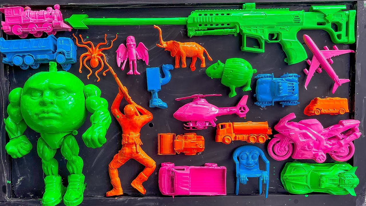 membersihkan mainan anomali,motor balap,kereta api uap