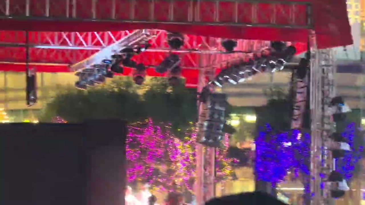 Bangkok - Stage performance at ICONSiam #chaophraya #thailand #bangkok #iconsiam  #boats #cruise