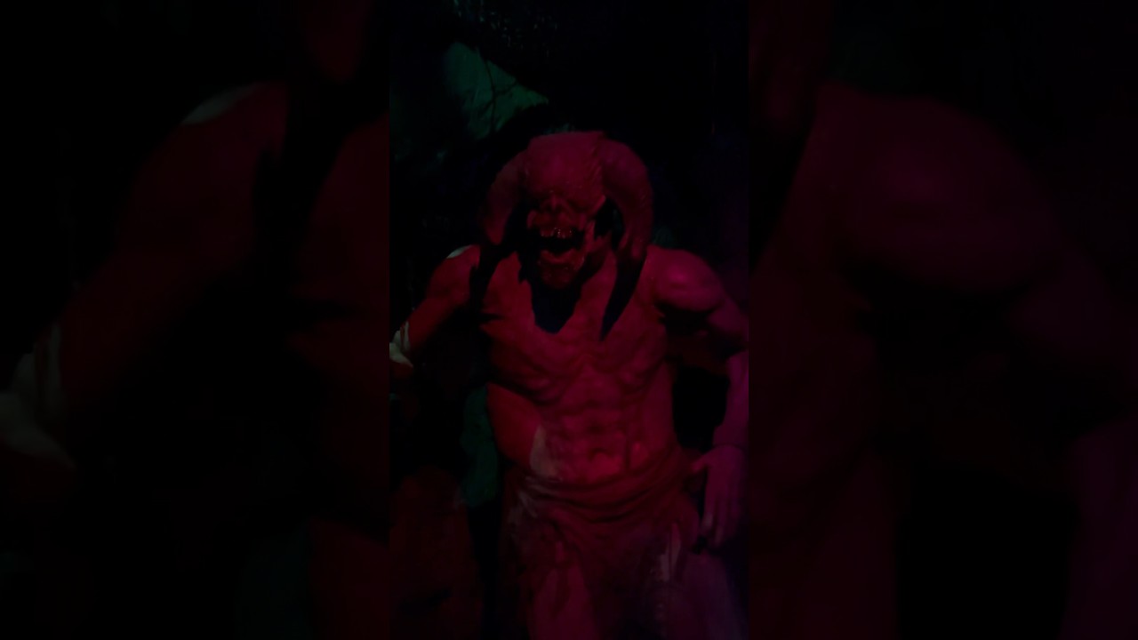 The Darkness #transworld #halloween #Halloween2024 #hauntedhouse #animatronics #scary