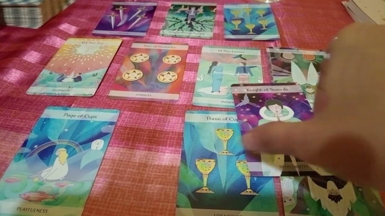 AKALAIN MO YUN IBA NA ANG TINGIN NYA SAU MAY PAGHANGA PEEO AYAW AMININ #tarot 