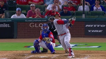 LAA@TEX: Escobar knocks in Pennington on a single