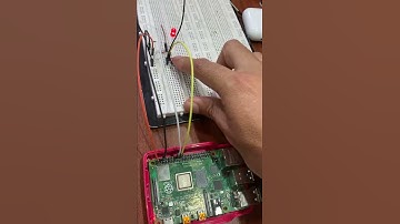 Blinking LED with Raspberry 4 B+ using Python