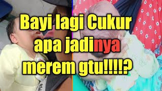 Bayi Potong Rambut Harus Fokus