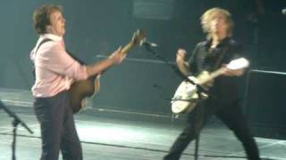 2009 Paul McCartney "I Saw Her Standing There" and final bow before encore in Tulsa