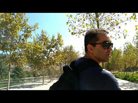 Passeando e brincando de patinete Grin em parque Bicentenário de Santiago no Chile. Amazing game! - YouTube