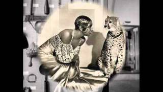 Josephine Baker " Minuit " de " Féeries & Folies " Folies Bergère, 1949