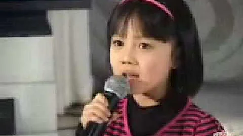 Yang Peiyi singing without a lip-syncher (banned i...