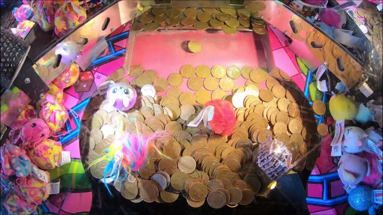 Snakes & Ladders 2p Coin Pusher Winning Squeezamals! Ryde, Isle Of
