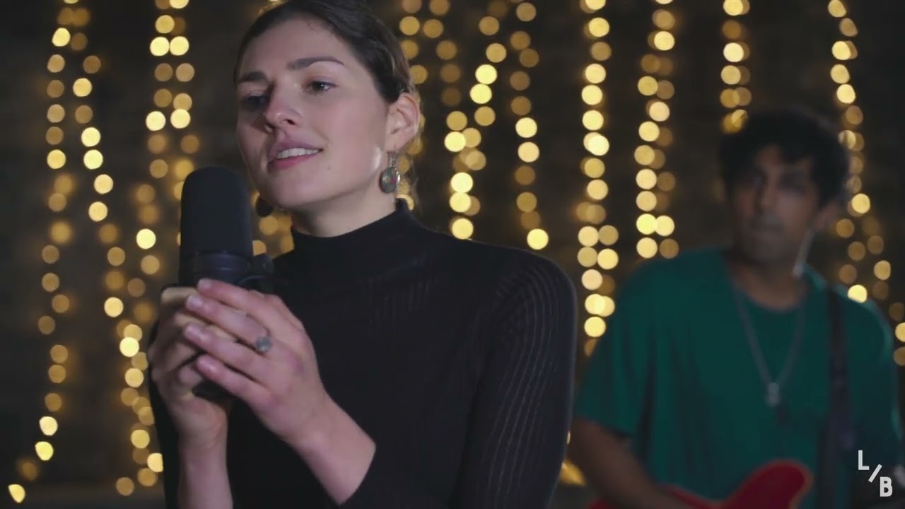 Смотреть «Samfire - Possible Stranger (Laid Bare Sessions)» на YouTube Смотреть «Samfire - Possible Stranger (Laid Bare Sessions)» на YouTube