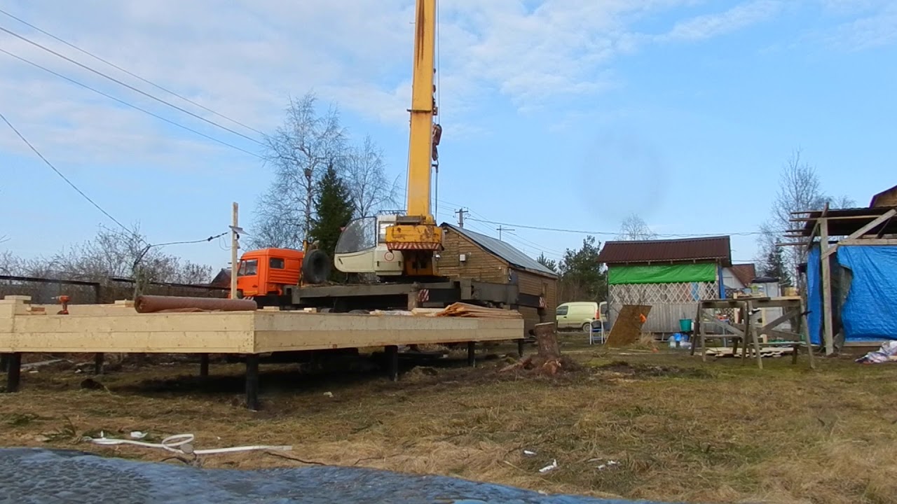 Перенос дома 6 Х 4 м. 25 тонным краном на 20 метров. - YouTube
