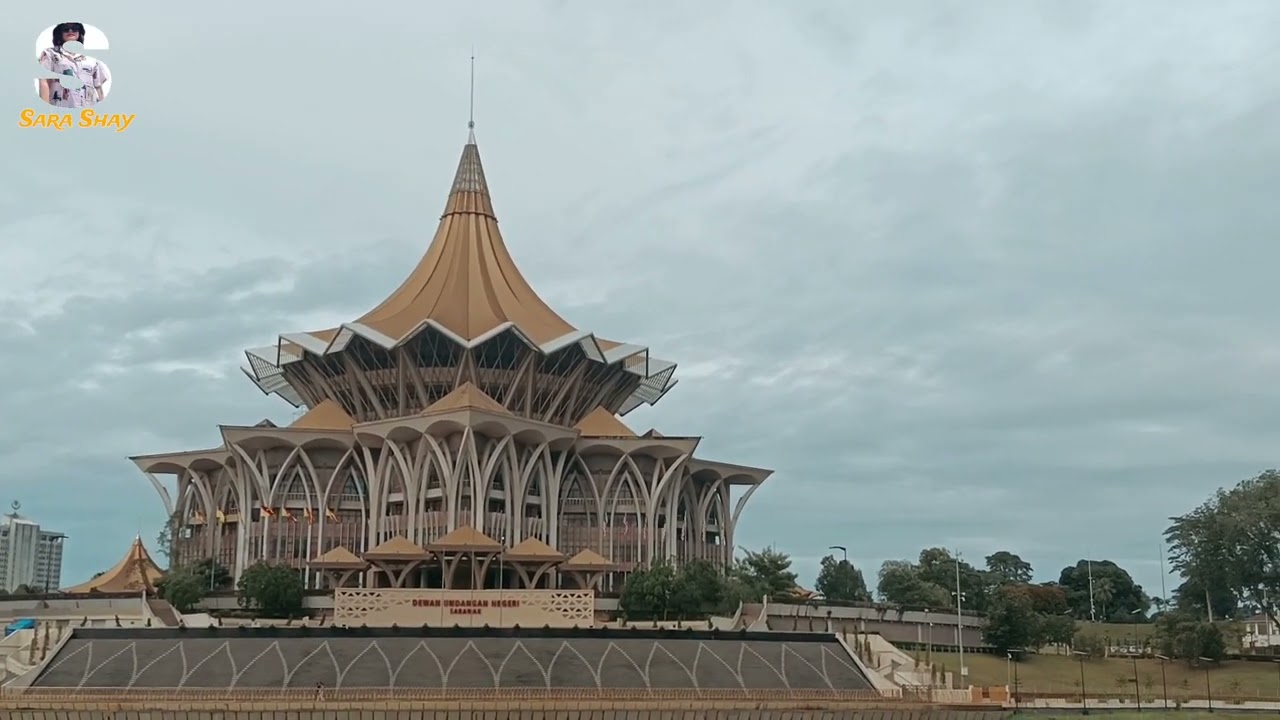 Sejarah Tebingan Sungai Sarawak atau lebih dikenali dengan nama Waterfront Kuching
