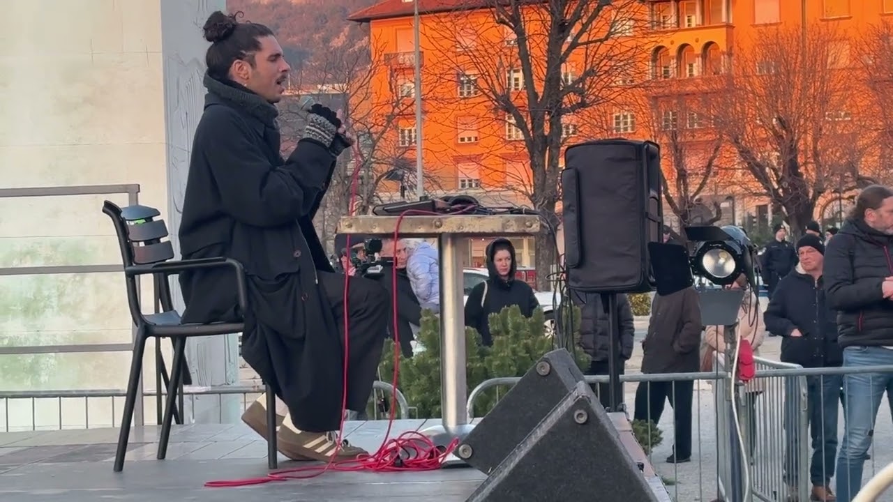 Nostra patria è il mondo intero...