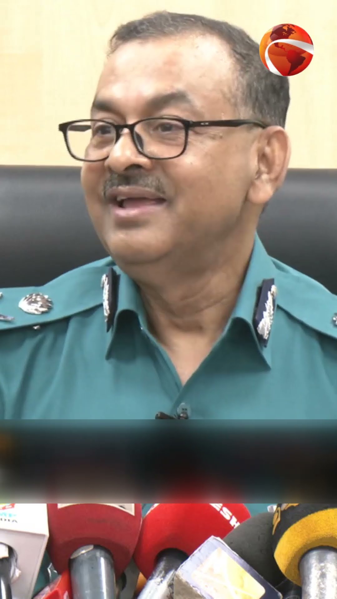 '১৫ বছরে 'দলীয় বিবেচনায়' ৮০/৯০ হাজার পুলিশ নিয়োগ'