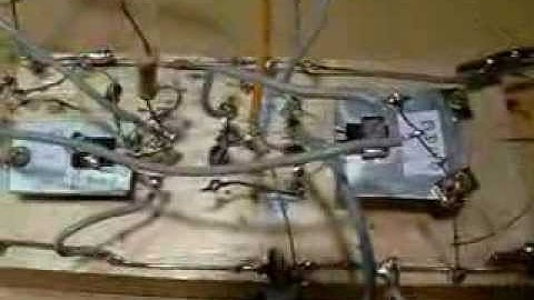 Combining NPN and PNP transistors in one electronic circuit (demo)