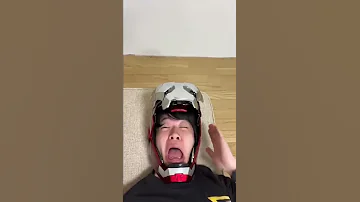 落ちてくるiPhoneから顔面を守る装置 アイアンマン Shorts 
