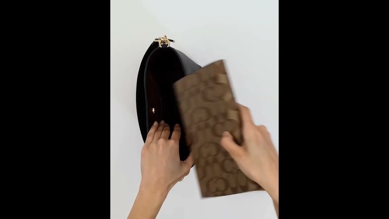 Coach City Bucket Bag In Signature 