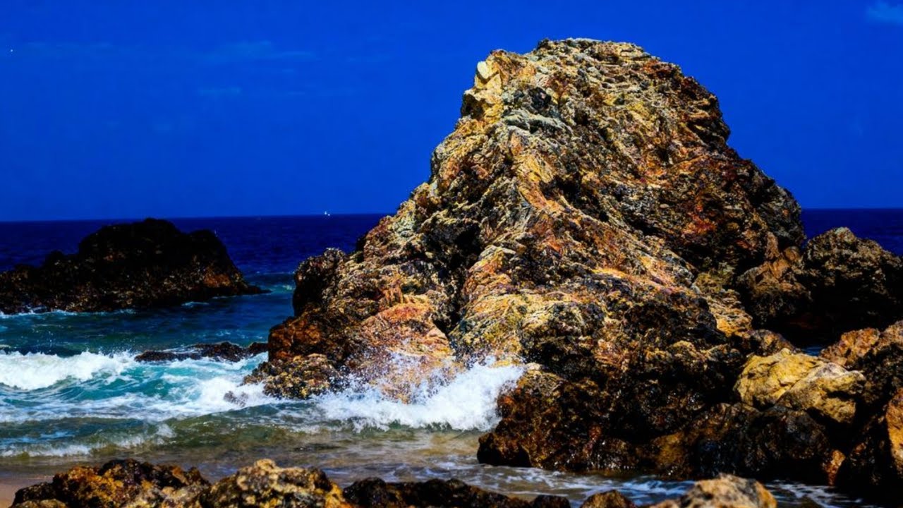 🌌 PEACEFUL BEACH NIGHT – GENTLE OCEAN WAVES FOR RESTFUL SLEEP