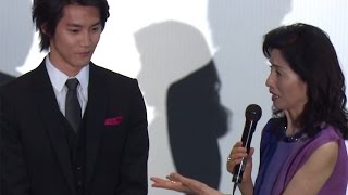 白石隼也はシャイ？松原智恵子「話してくれない…」映画「鏡の中の笑顔たち」初日舞台あいさつ2