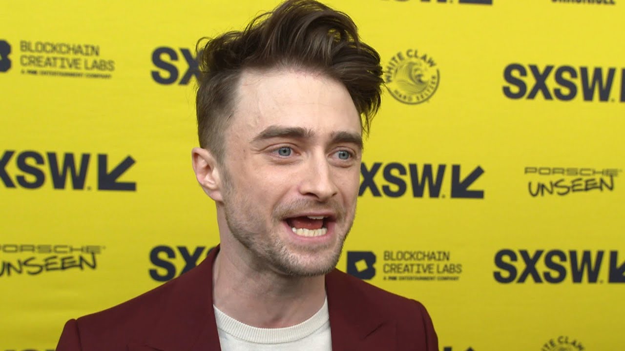 Daniel Radcliffe REACTS to Channing Tatums Naked Scene in The Lost City (Exclusive) photo