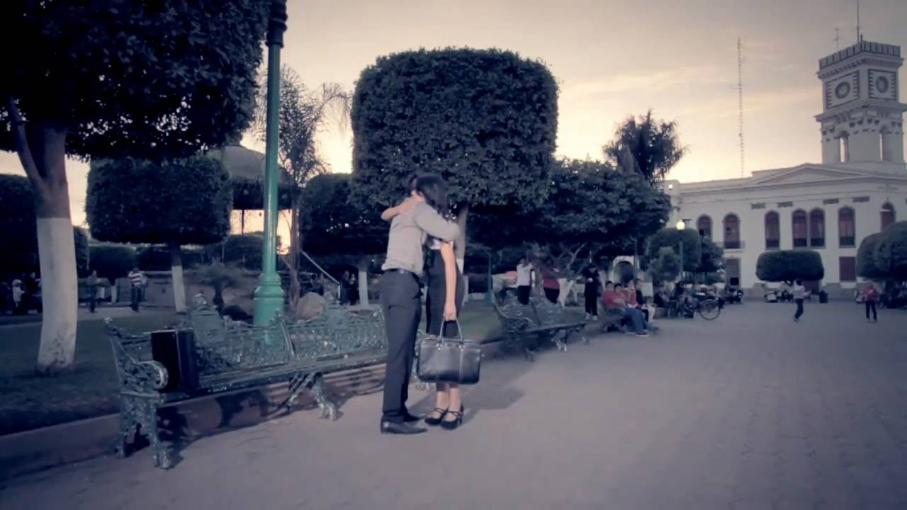 Watch Pequeños Musical - "Y no soy tu dueño" (Video Oficial HD) on YouTube