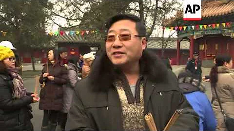 Thousands pray at Taoist and Buddhist temples on the first day of the Year of the Horse - DayDayNews