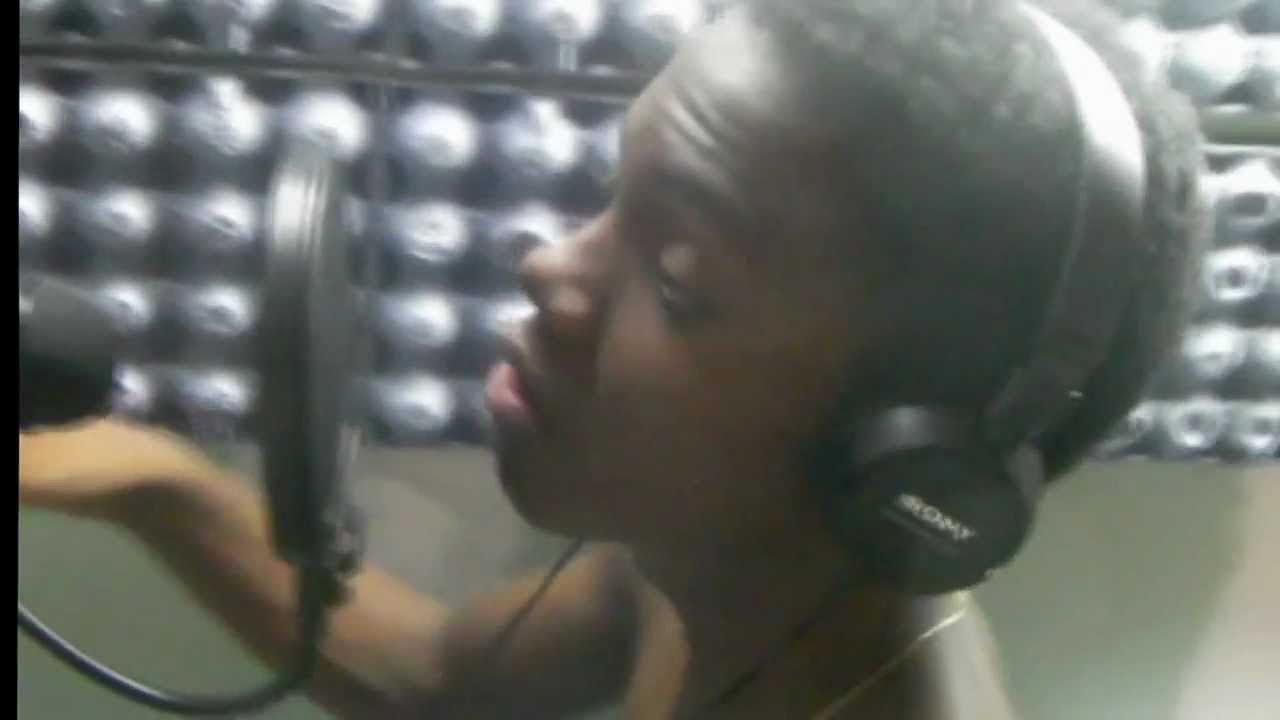 Clip Officiel Krak Mc feat Hatez'Be - Look Me [ 2012 ] [ WeeZzii Movie ] [HD]