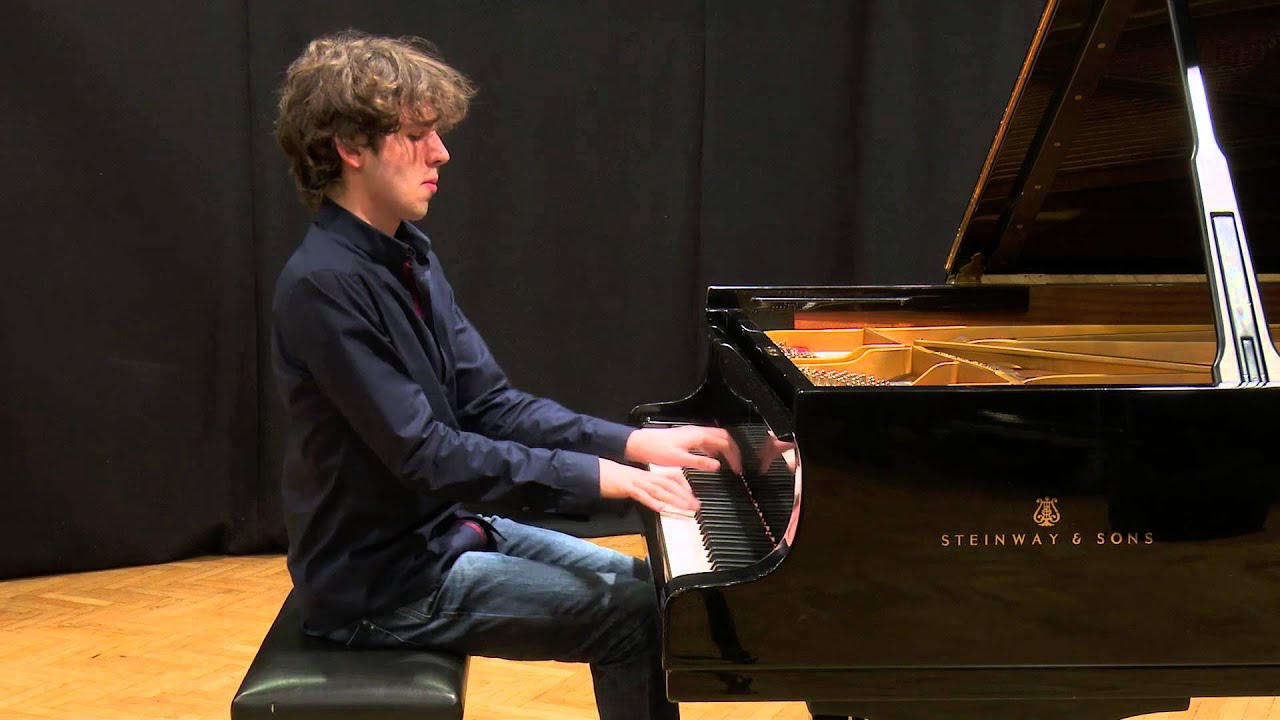 Tchaïkovski : Scherzo à la Russe (Alexandre Kantorow, piano) - YouTube