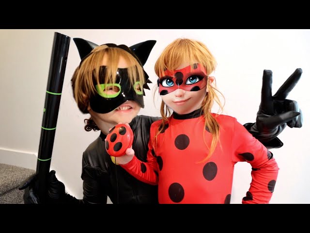 NiKO CAT NOIR  and  ADLEY LADY BUG  vs  WiFi MOM family pretend play as Adleys favorite cartoon show class=