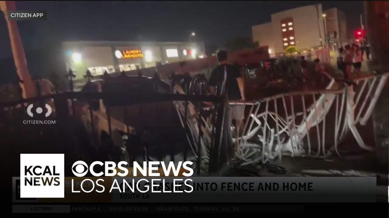 Car crashes into fence and home in South LA - YouTube