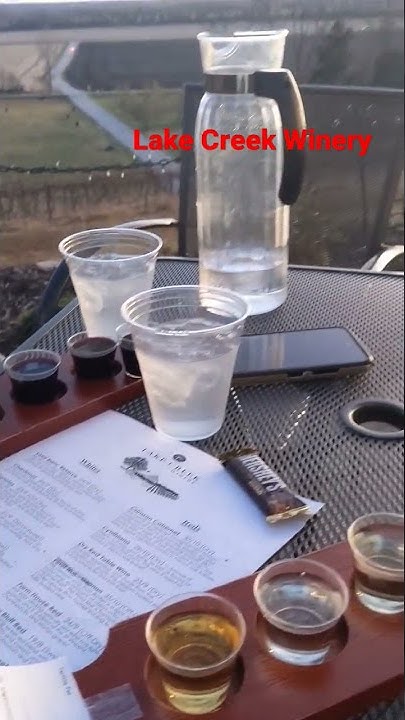 best-date-ideas-in-missouri-a-winery-tour-in-wine-country-at-lake