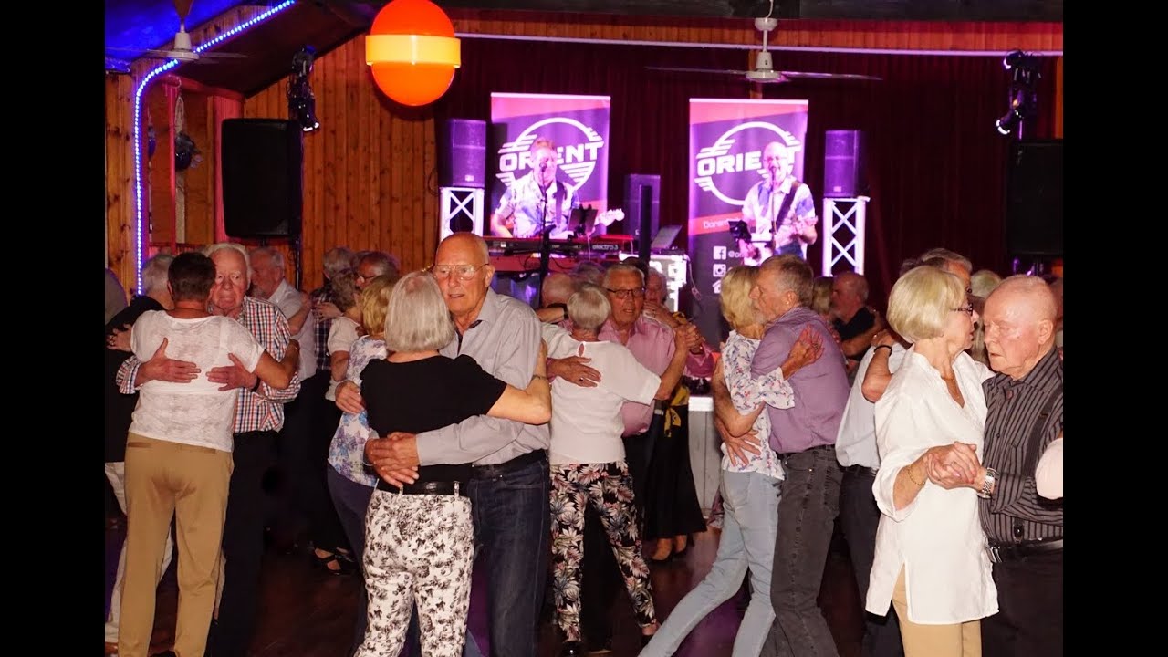 Säsongsavslutning för onsdagar i Tallparken 27 april 2022 musik Orient