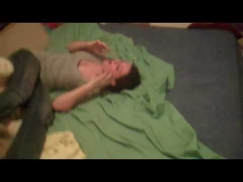 Krista fallin off tha bed backwards!